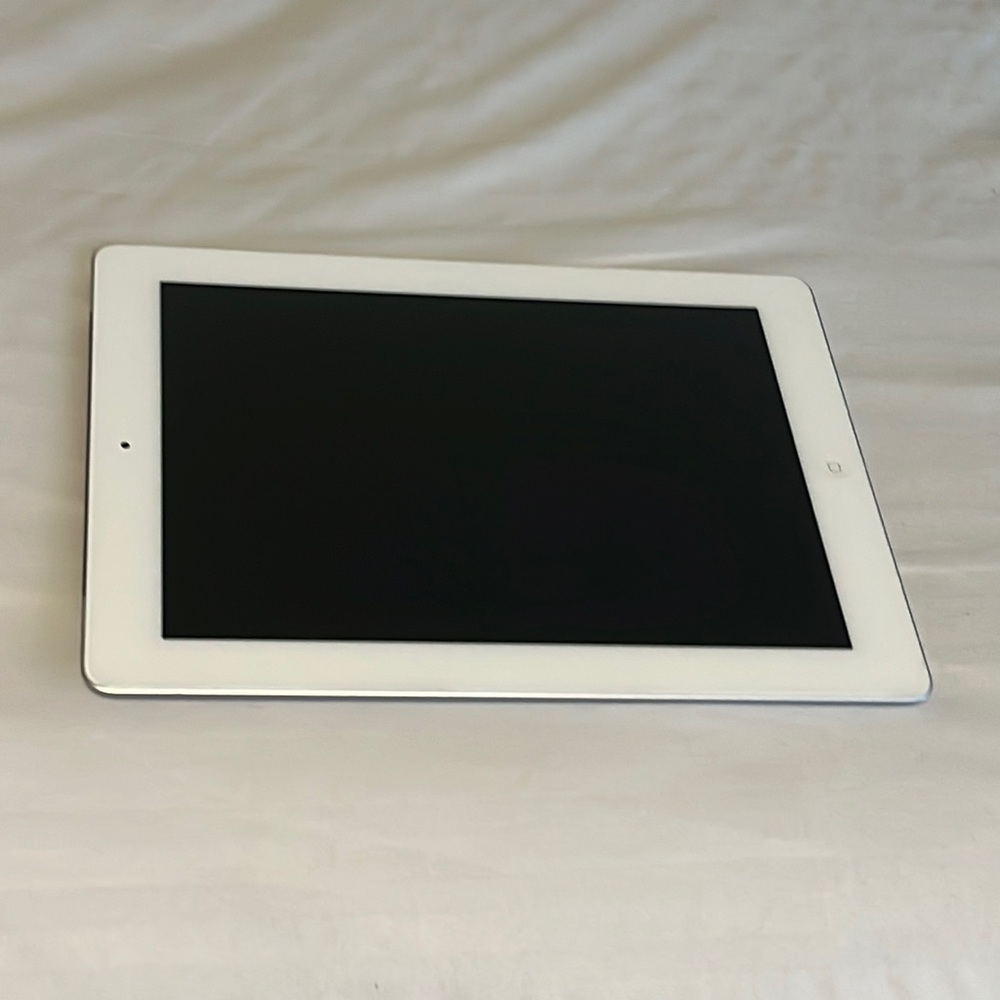 GREAT CONDITION Used IPad (4th Generation) 32 GB Cellular